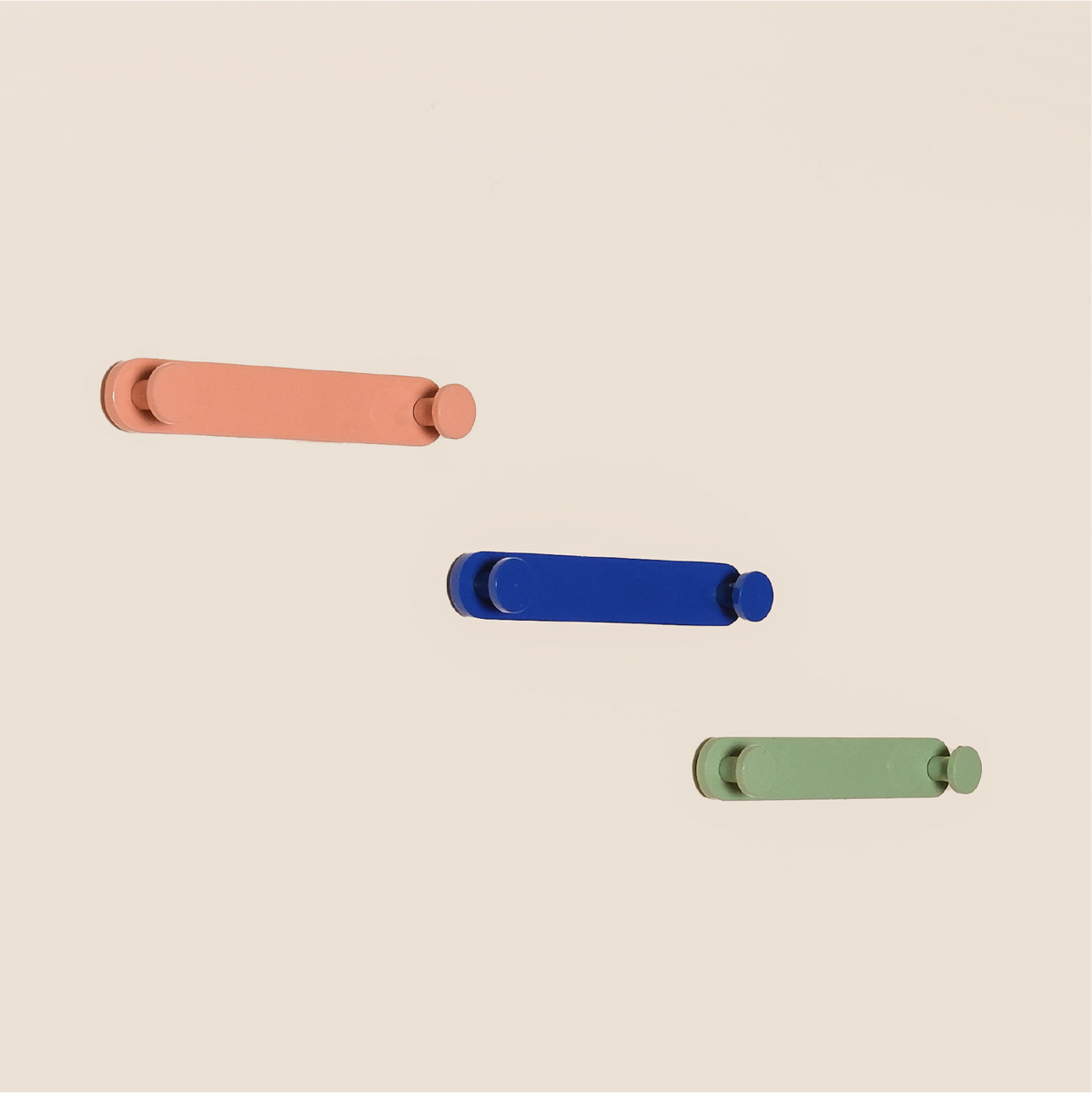 POINT SET HANGER | Colourful Hanger